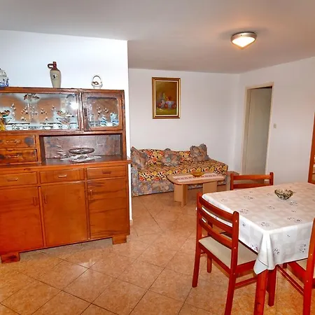 Mon Perin Castrum-apartment Floris